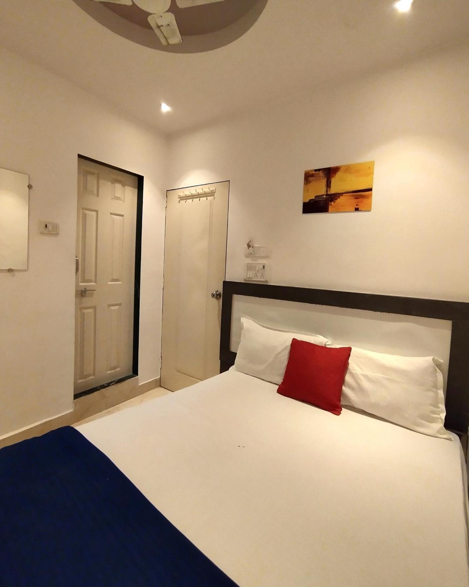 Hotel Aspen Mumbai Exteriör bild
