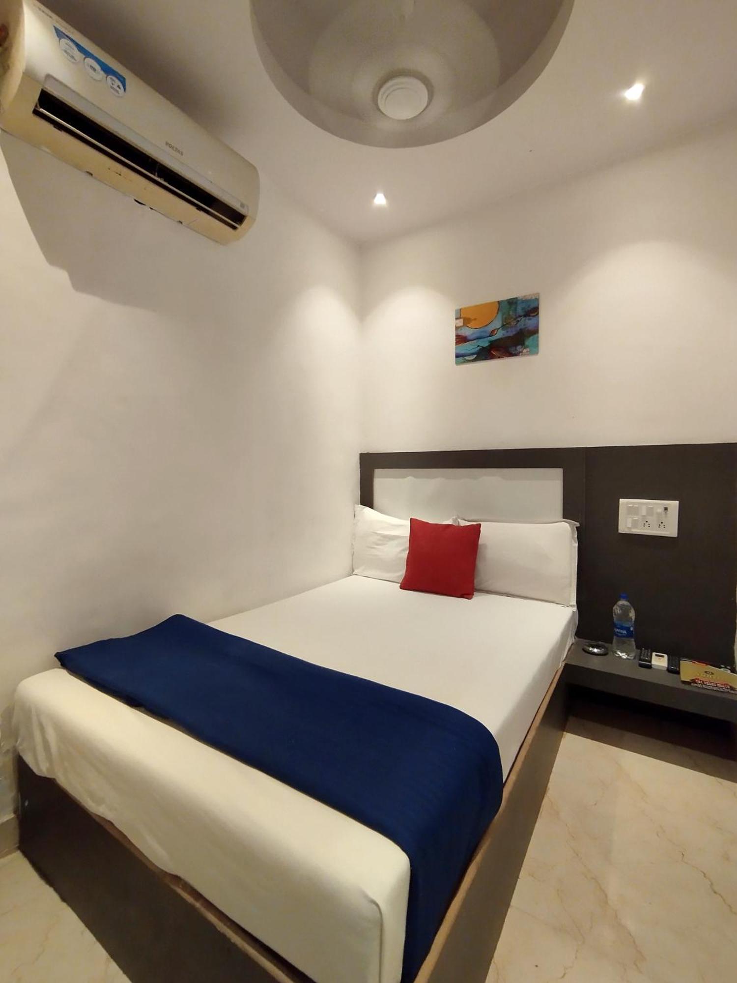 Hotel Aspen Mumbai Exteriör bild